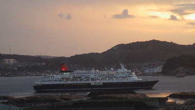 夕日と船の写真その２です