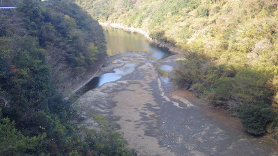 五郎瀬橋からの写真湖底拡大です