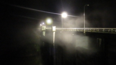 夜の御部ダムの写真です