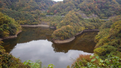 水位の下がったみやび湖の写真その１です