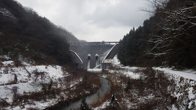 雪の御部ダムの写真その１です