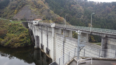 御部ダムの全景です。