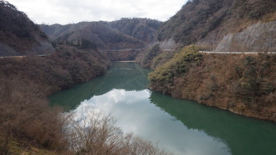 おんべ大橋から見たみやび湖面下流側の写真です。