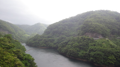 ６月20日のみやび湖の全景です。