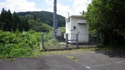 草刈後の弥栄雨量局