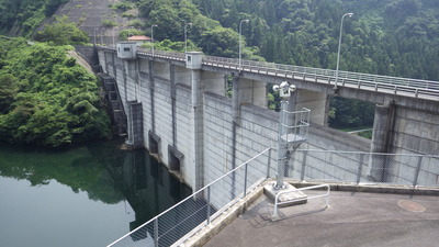 ７月２８日の御部ダムの全景です。