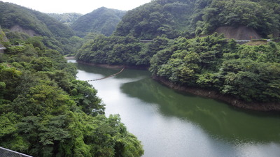 ８月１７日のみやび湖の全景です。