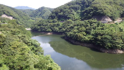 ８月１８日のみやび湖の全景です。