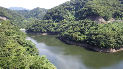 ８月１９日のみやび湖の全景です。