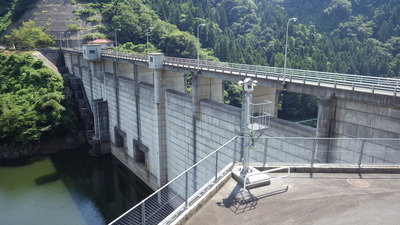 ８月１９日の御部ダムの全景です。