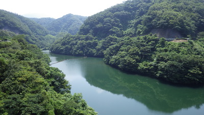 ８月５日のみやび湖の全景です。