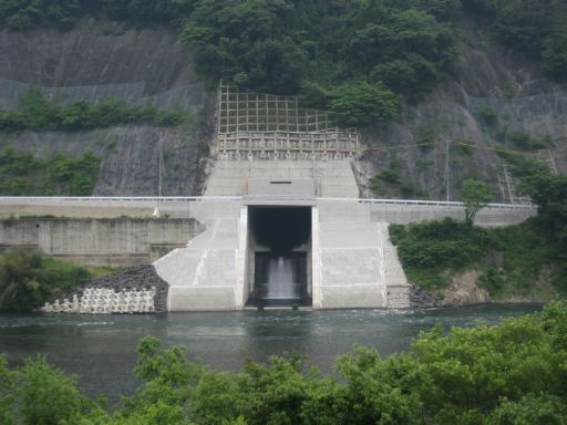 写真トンネル吐口側状況