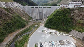 ダム上流から撮影