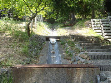 地すべり施設水路写真