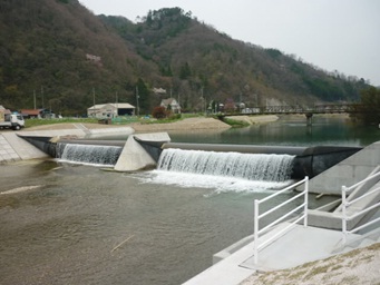 写真＿中井出堰改修後の状況