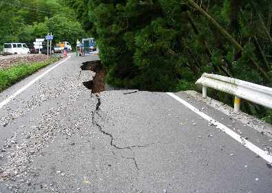 西郷都万郡線の道路災害復旧事業