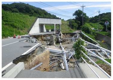 跡市波子停車場線前