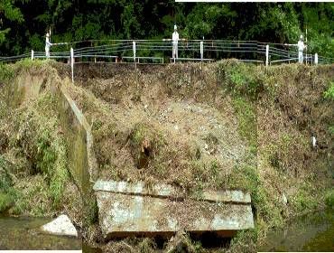 新南陽津和野線の道路災害状況