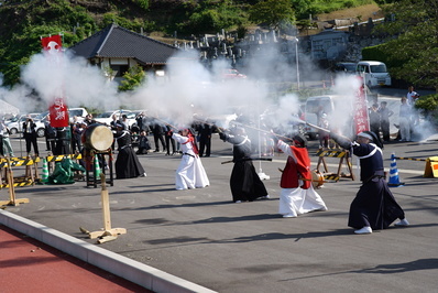 松江城鉄砲隊による演武の写真２