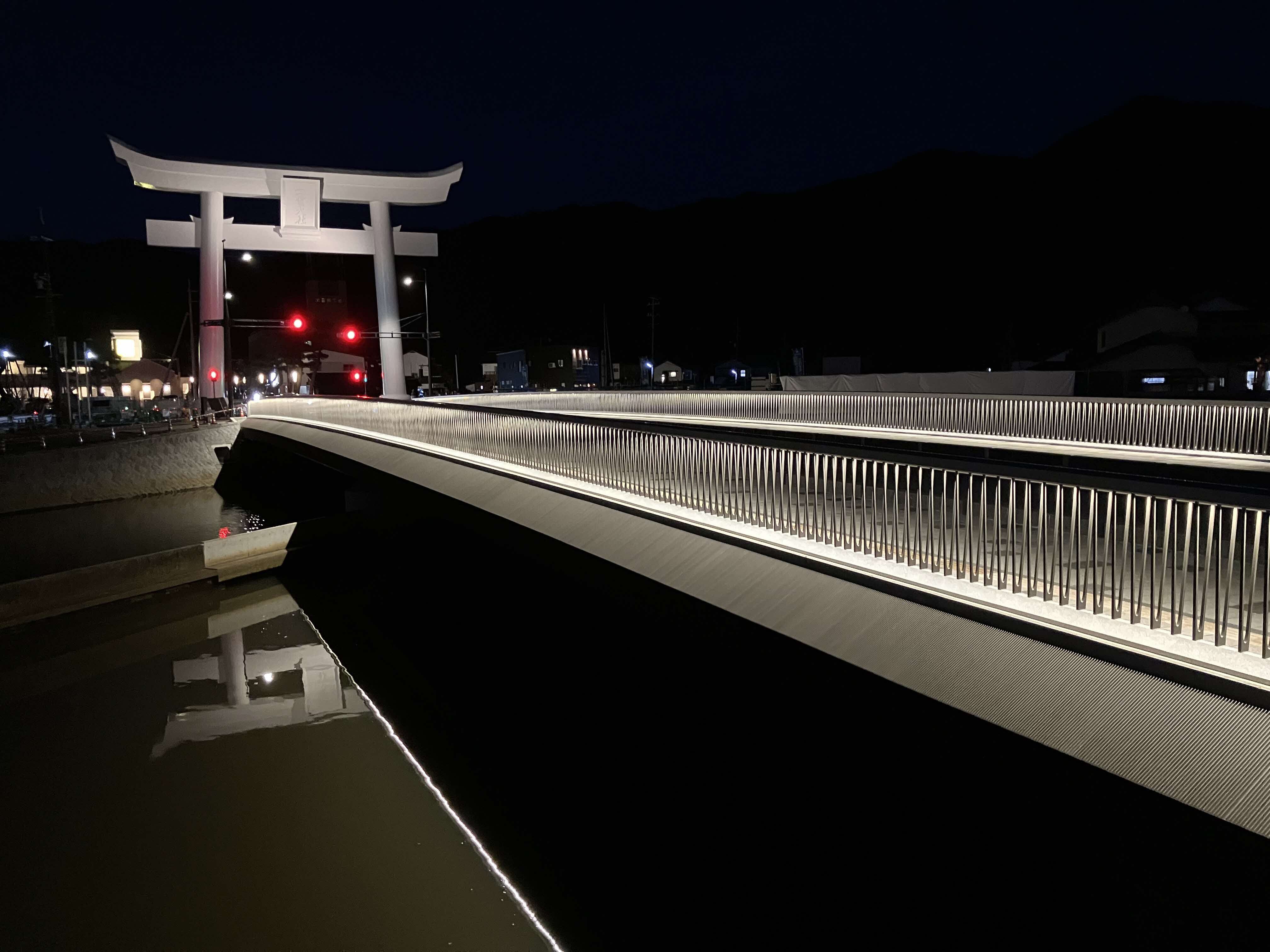 宇迦橋南詰から