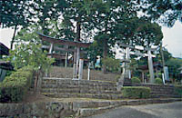 波田八幡宮（右）と波田天満宮（左）写真