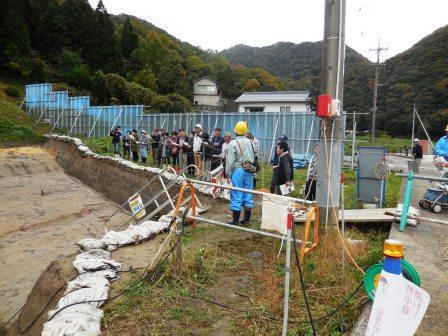 大国地頭所遺跡現地説明会の様子