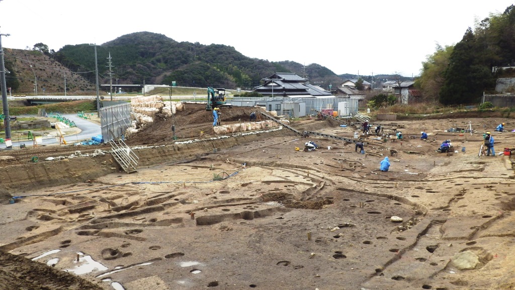 大国地頭所遺跡全景