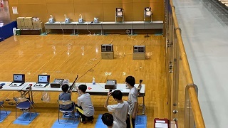 ライフル射撃の様子