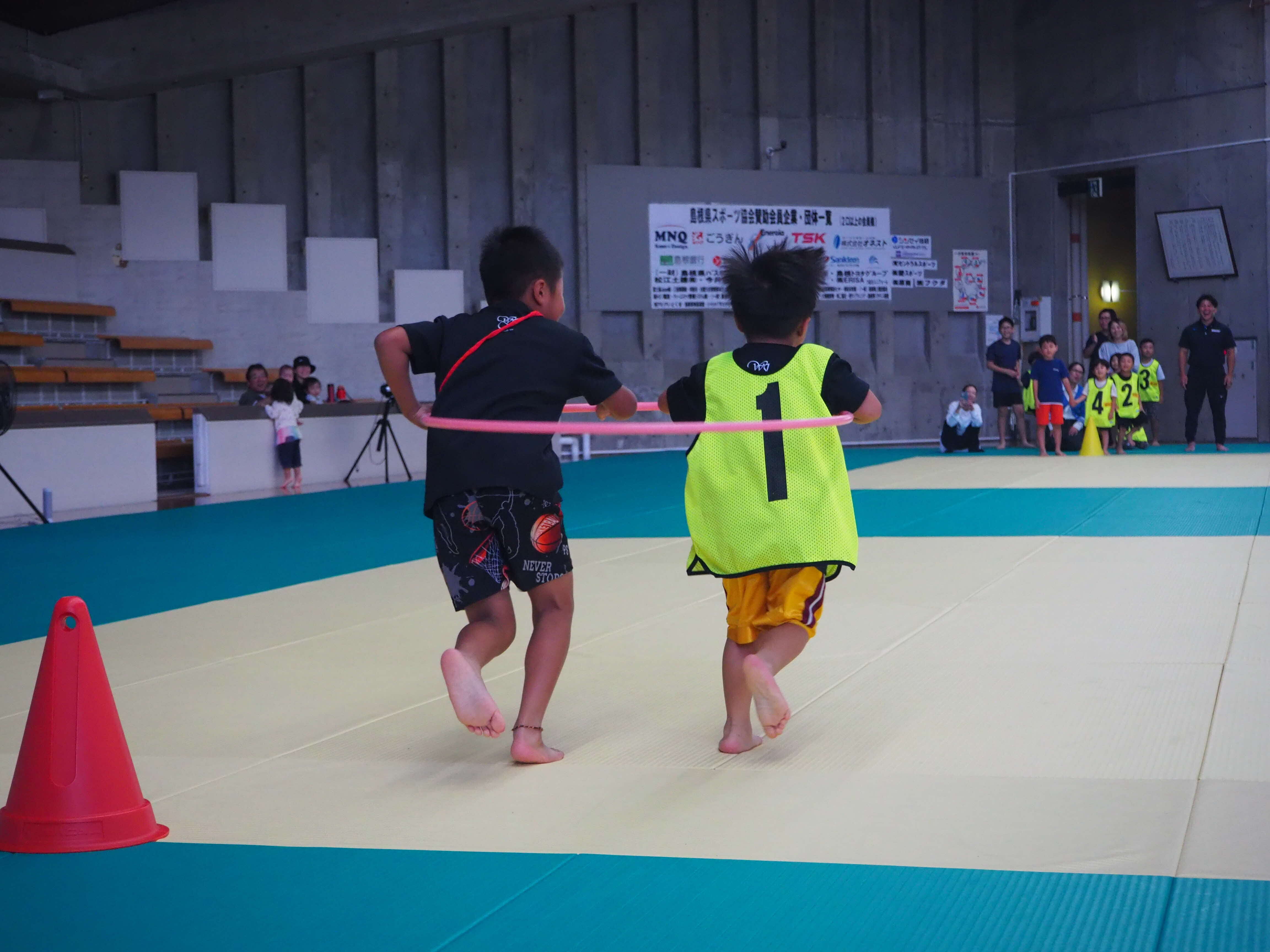県立武道館でのエンジョイキッズ運動会の様子