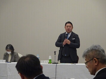 会長挨拶の様子