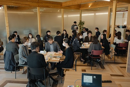 株式会社シーエスエーでの意見交換の様子