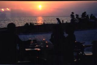 イタリアンレストランベッキオ・ロッソからの夕日（写真）
