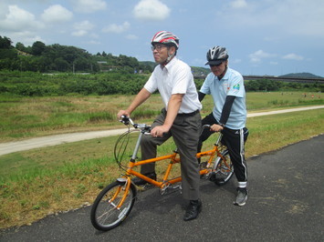 タンデム自転車乗車