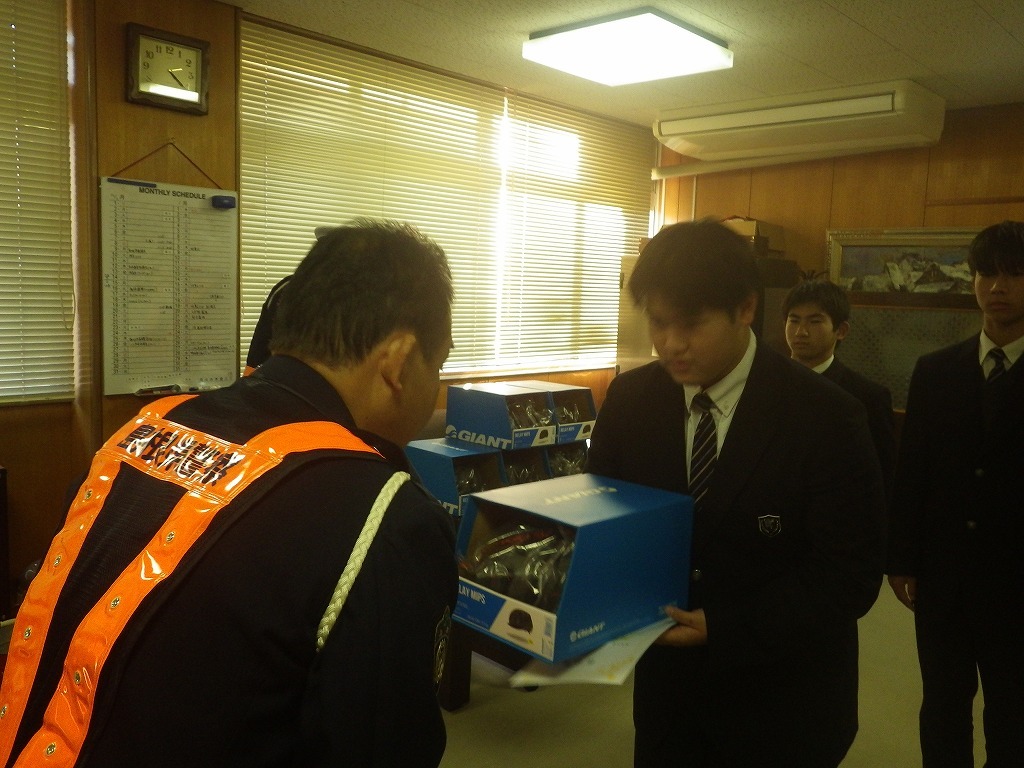 ヘルメットをちゃんとかぶります！